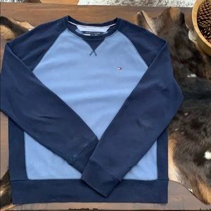 Tommy Hilfiger Sweater, size Medium